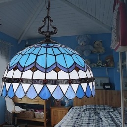 Luster z farebného skla pre európske vidiecke výtvarné umenie, ktorý obnovuje staré spôsoby svetla lampy