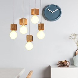 Severský štvorhranný držiak na lampu z masívneho dreva Svietidlo na sedenie