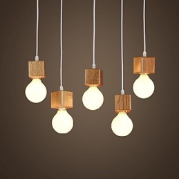 Severský štvorhranný držiak na lampu z masívneho dreva Svietidlo na sedenie