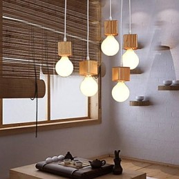 Severský štvorhranný držiak na lampu z masívneho dreva Svietidlo na sedenie