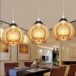 Sklenená guľová závesná lampa tri