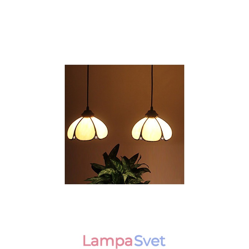 Luster z farebného skla pre európske vidiecke výtvarné umenie, ktorý obnovuje staré spôsoby svetla lampy