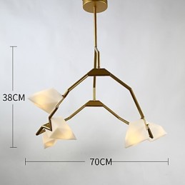 Päť ľahkých stĺpikov z moderného kovu so skleneným broskyňovým lustrom na ozdobnú závesnú lampu v jedálni