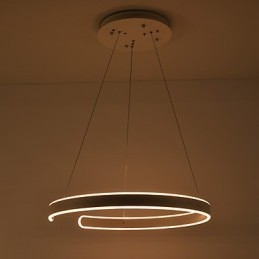 Severná Európa Jednoduchá lustrová lampa s kreatívnou atmosférou Ozdobné svietidlo v jedálni