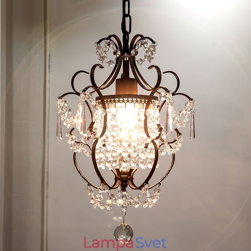 Železný maliarsky luster s čírou krištáľovou modernou svetelnou lampou