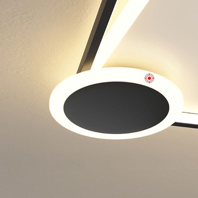 Zapustené minimalistické stropné svietidlo