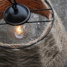 Retro ručne vyrábaná krajská lusterová lampa z konopného lana v industriálnom vidieckom štýle