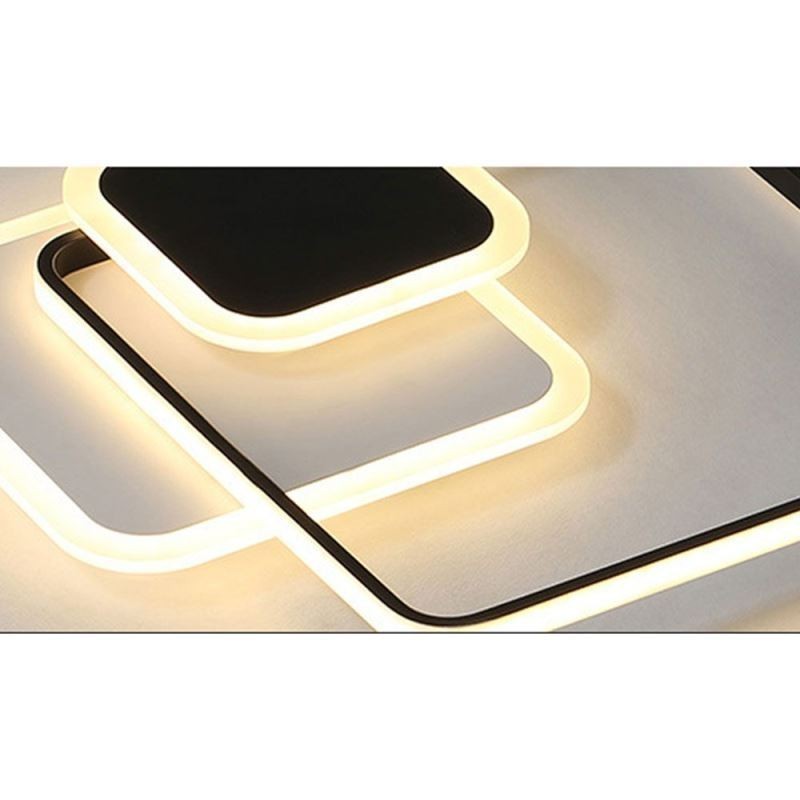 Zapustené dekoratívne stropné svietidlo so štvorcovými rámami