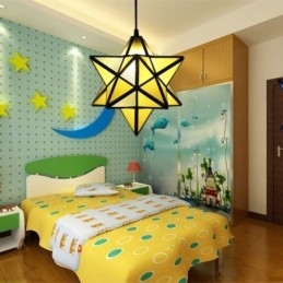 Európska závesná lampa z farebného skla Creative Star Závesná lampa
