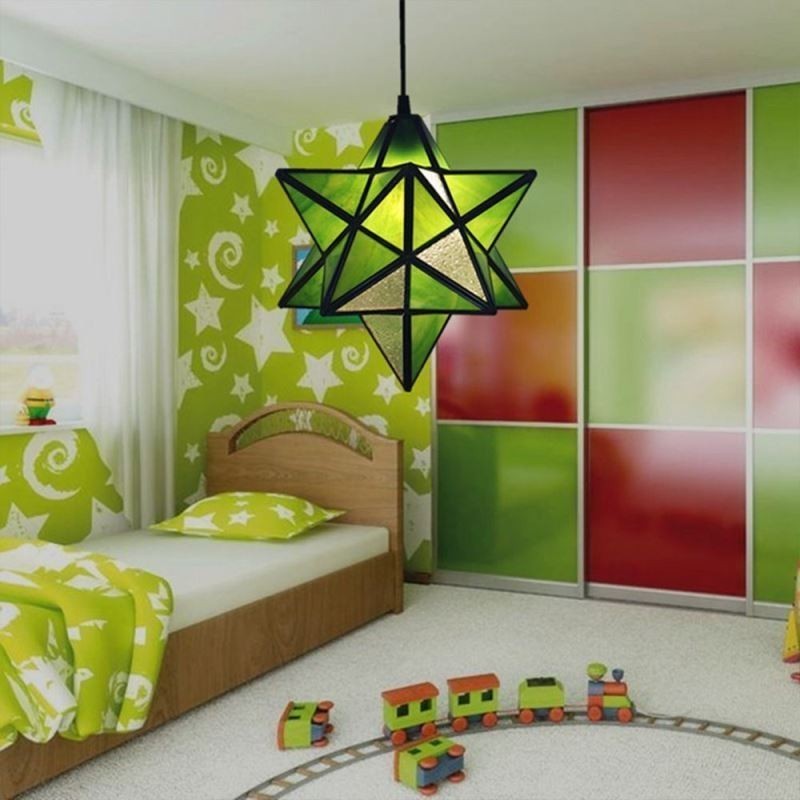 Európska závesná lampa z farebného skla Creative Star Závesná lampa
