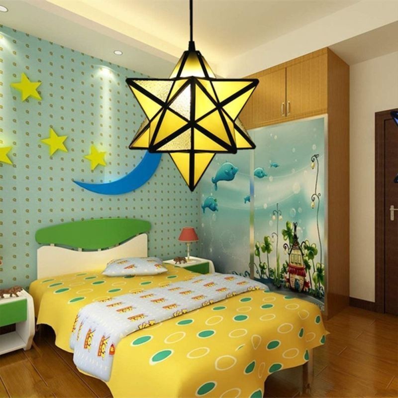 Európska závesná lampa z farebného skla Creative Star Závesná lampa