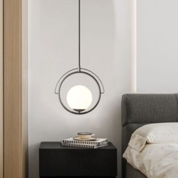 Závesná domáca lampa so sklenenou guľou