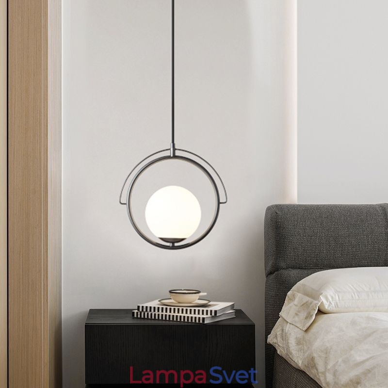 Závesná domáca lampa so sklenenou guľou