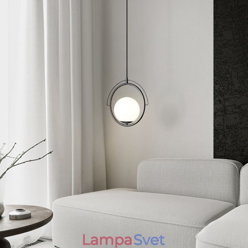 Závesná domáca lampa so sklenenou guľou