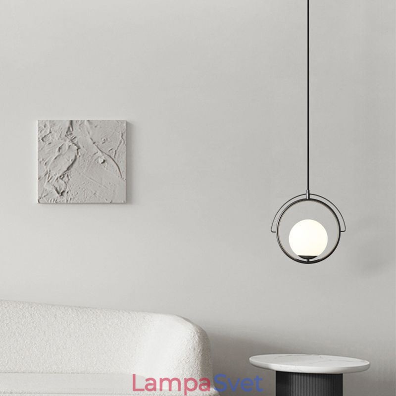 Závesná domáca lampa so sklenenou guľou