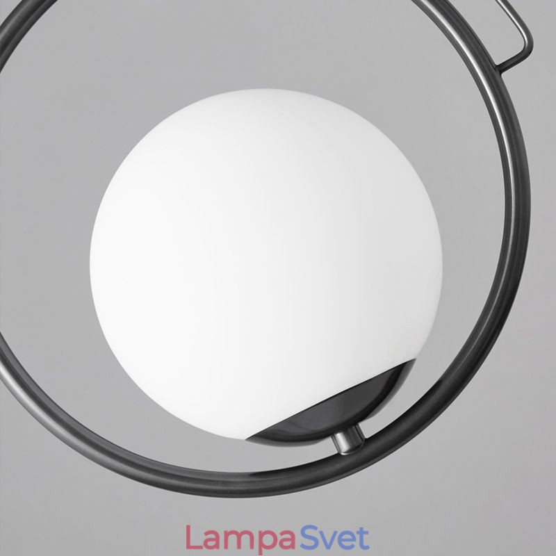 Závesná domáca lampa so sklenenou guľou