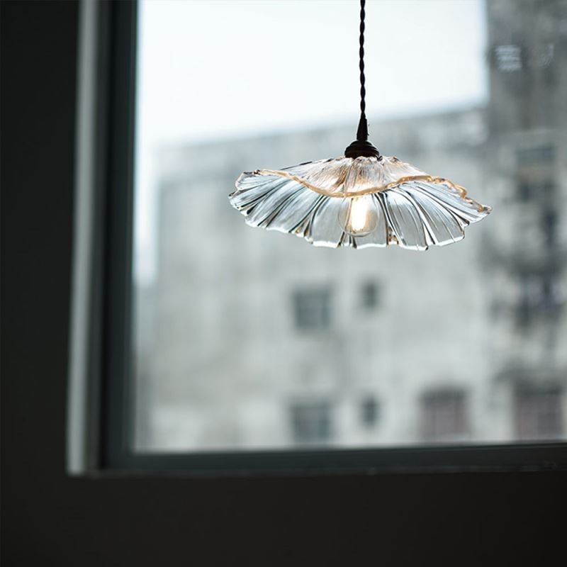 Závesné svietidlo Lotus Leaf z číreho skla Homestay Lamp