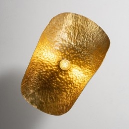 Tradičný klasický prívesok z čistej mosadze zo svetlého kovu