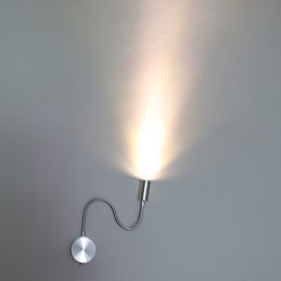 Výkonná nástenná lampa