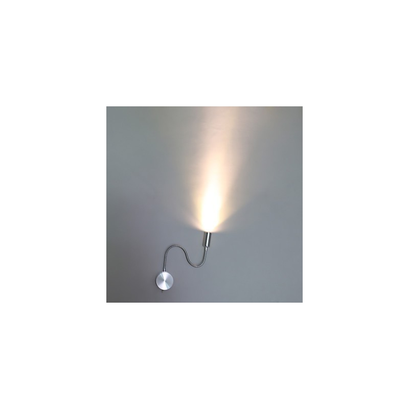 Výkonná nástenná lampa