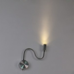 Výkonná nástenná lampa