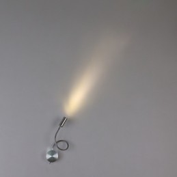 Výkonná nástenná lampa