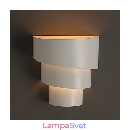 Malá ulita kreslená nástenná lampa z tepaného železa fakľa v tvare hlavy svetla na posteli Malá ulita kreslená nástenná lampa z tepaného železa fakľa v tvare hlavy svetla na posteli