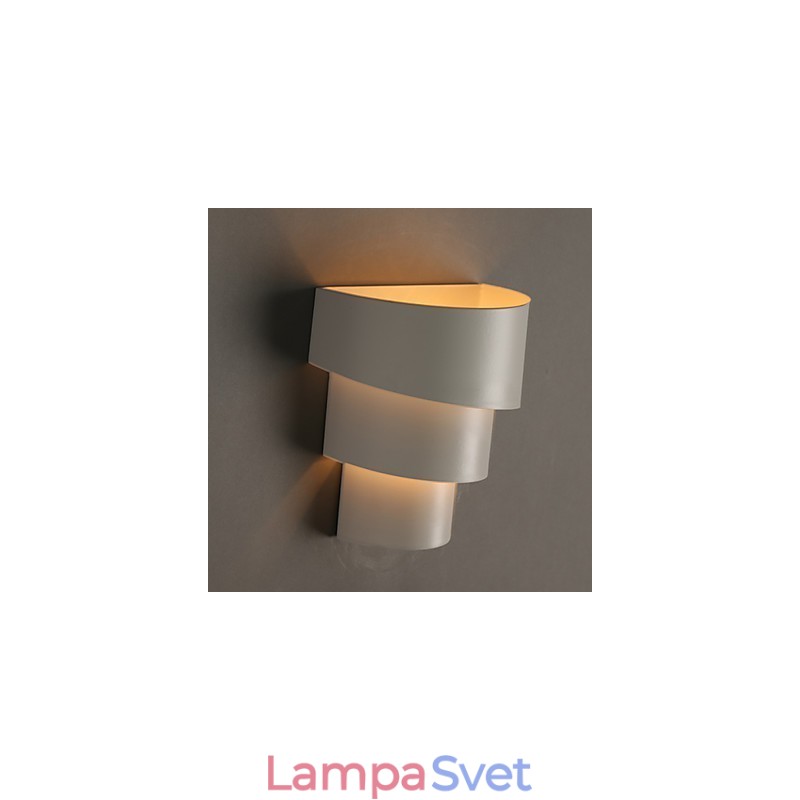 Malá ulita kreslená nástenná lampa z tepaného železa fakľa v tvare hlavy svetla na posteli