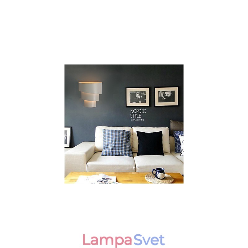 Malá ulita kreslená nástenná lampa z tepaného železa fakľa v tvare hlavy svetla na posteli