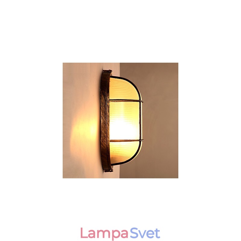 Kreatívna osobnosť obnovuje staré spôsoby osvetlenia sklenených nástenných lámp