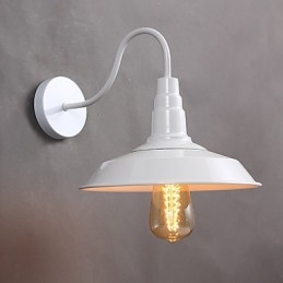Obnova starých spôsobov je stará pouličná lampa Balkónová chodba Nástenná lampa z tepaného železa