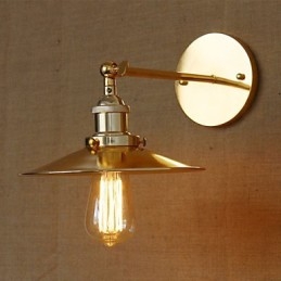 Vila v minimalistickom industriálnom štýle Nostalgický zlatý dáždnik pred kostolnou uličkou Zdobená stena