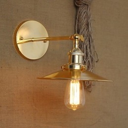 Vila v minimalistickom industriálnom štýle Nostalgický zlatý dáždnik pred kostolnou uličkou Zdobená stena