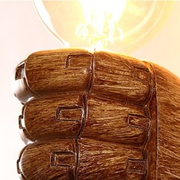 Európska nástenná pravá kreatívna retro päsť nástenná lampa