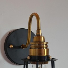 Nástenná lampa v zmluvnom štýle v Severnej Amerike