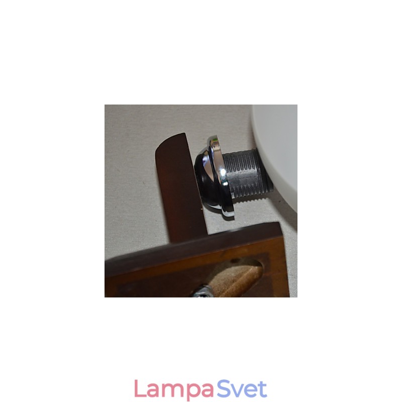 Kreatívna nástenná lampa z masívneho dreva v spálni Hlava postele svieti