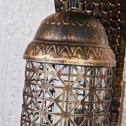 Nástenné svietidlo s rustikálnym domčekom pre nástenné svietidlo s uplightom v mini štýle