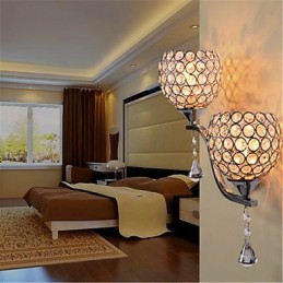 Moderná minimalistická krištáľová nástenná lampa do chodby do obývačky
