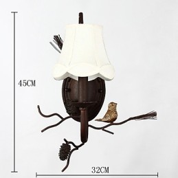 Severoamerický vintage kov so živicovým vtáčikom a šiškou Nástenná lampa vhodná do obývacej izby Nástenné svietidlo do jedálne
