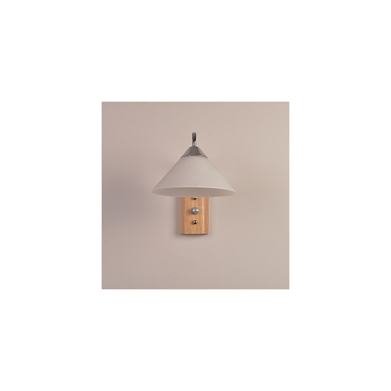 Jednoduchá nástenná lampa Nočná stolová lampa so skleneným tienidlom a masívnym drevom do spálne Komoda do obývačky Detská izba Konferenčný stolík na vysokej škole Knihy