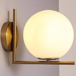 Súčasná a sklenená nástenná lampa z tepaného železa Individualita