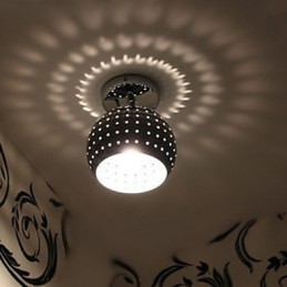 Kreatívna porézna guľôčková estetická lampa absorbujúca kupolové svetlo z tepaného železa