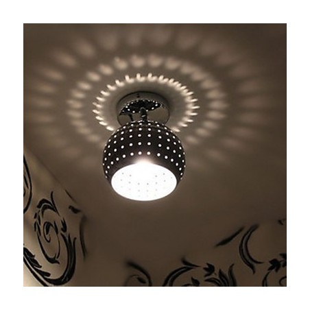 Kreatívna porézna guľôčková estetická lampa absorbujúca kupolové svetlo z tepaného železa Kreatívna porézna guľôčková estetická lampa absorbujúca kupolové svetlo z tepaného železa