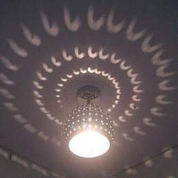 Kreatívna porézna guľôčková estetická lampa absorbujúca kupolové svetlo z tepaného železa