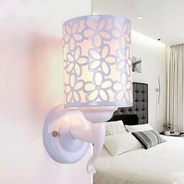 Moderná módna nočná lampa