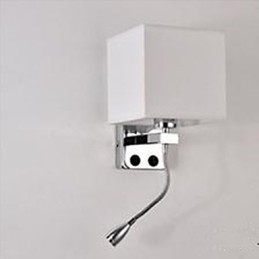 Moderná hotelová izba Kreatívna látková chodba Balkón Nočná lampa na čítanie