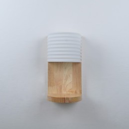 Jednoduchá nástenná lampa Nočná stolová lampa so skleneným tienidlom a masívnym drevom do spálne Komoda Obývacia izba Detská izba Vysoká škola Konferenčný stolík Knihy
