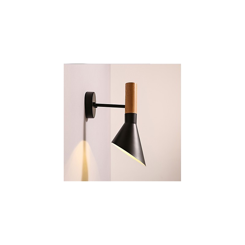 Nástenné nástenné svietidlá v štýle Severnej Európy Drevo zrná Kovová Obývacia izba Reštaurácia Nastaviteľný uhol osvetlenia