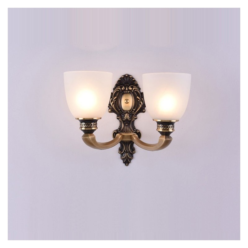 Čistá mosadz Luxusné rustikálne retro Vintage mosadzné 2 ľahké sviečkové nástenné svietidlo so sklenenými tienidlami Špeciálne pre hotelovú kanceláriu Showroom Obývacia izba Jedáleň