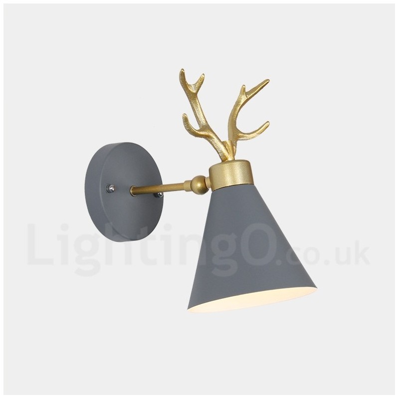 Moderné nástenné svietidlo Antlers